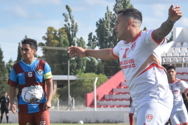 "Jony" Gómez hizo el sexto. (Foto: Sergio Esparza/Jornada).