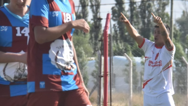 Facundo Ocaranza también convirtió un gol. (Foto: Sergio Esparza/Jornada).