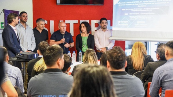 El intendente madrynense en el encuentro de delegados sindicales.