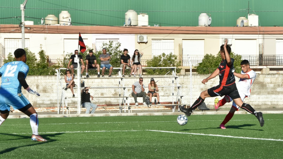 El paraguayo Derlis Soto anotó el segundo gol de Huracán. (Foto: Sergio Esparza/Jornada).