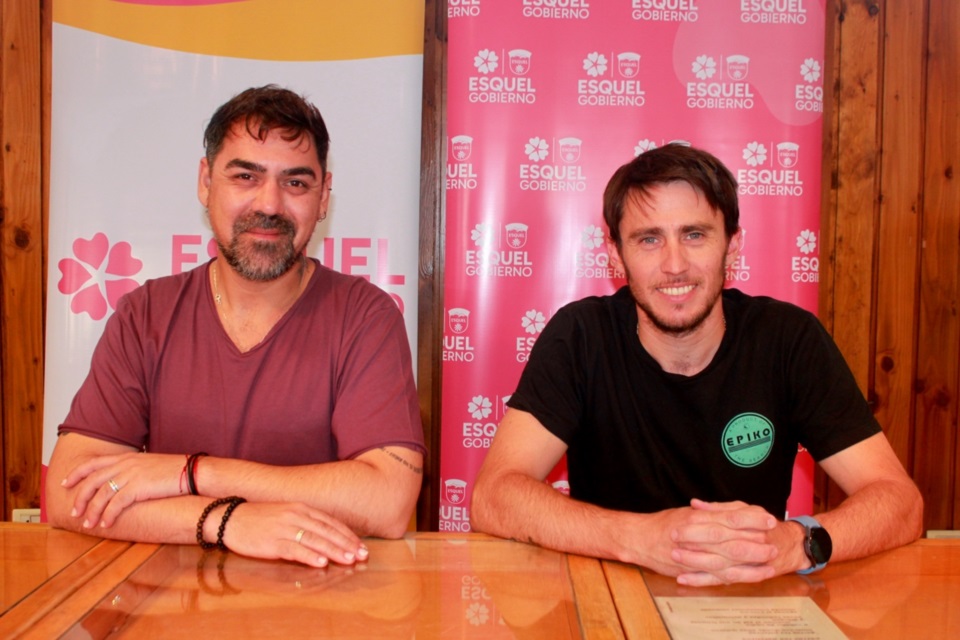 Mariano Riquelme y Enrique Castro invitaron a los artistas locales a participar del Pre Cosquín.