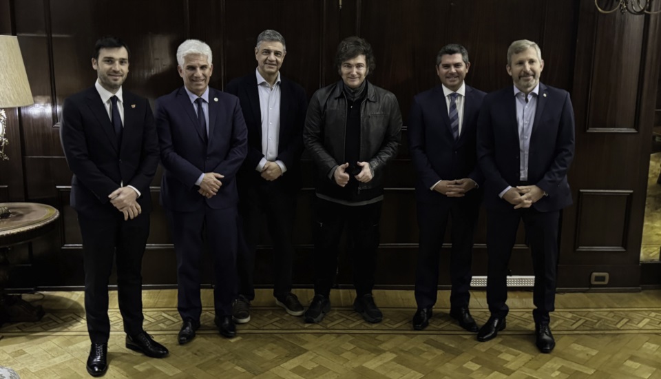 Milei, Torres y otros gobernadores, hace diez días.