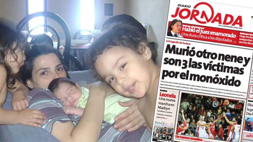 Imagen del año 2010 de Lorena y sus hijos Lisandro, Iona y Lautaro junto a la portada de Diario Jornada que publicaba la trágica noticia.