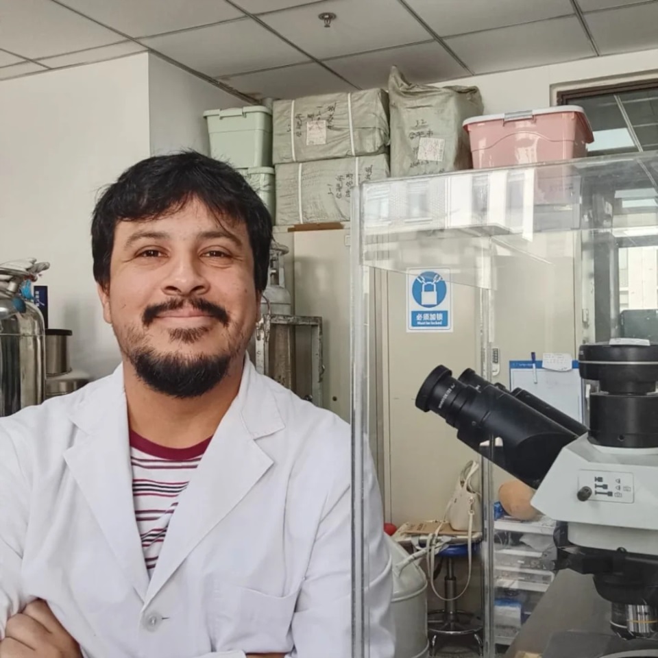 Mariano Aquino, el  joven becario que defendió exitosamente su tesis doctoral  defendió exitosamente su tesis doctoral en la Universidad de La Plata.