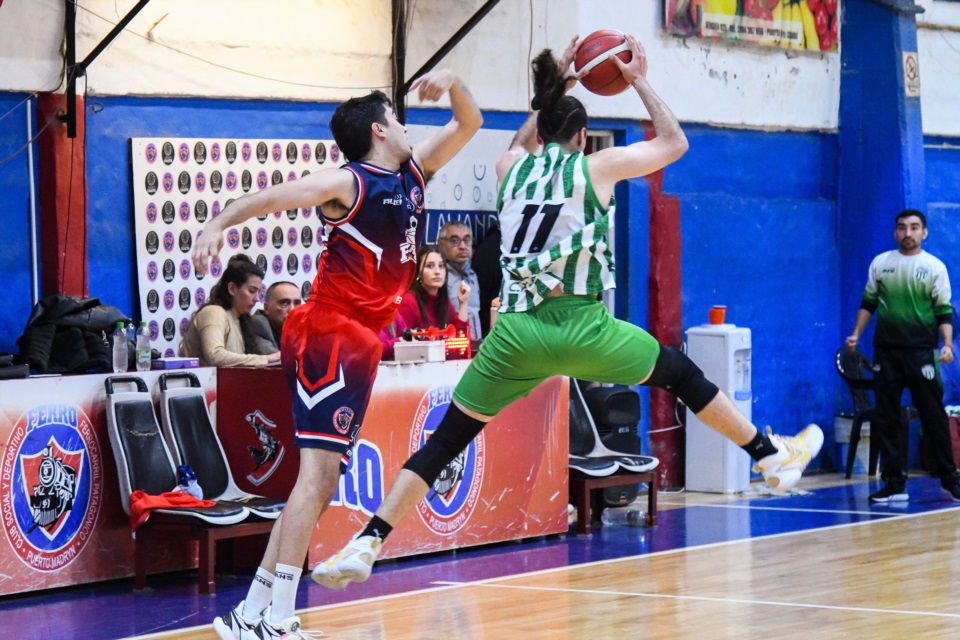 Germinal le ganó a Ferro en Madryn. (Foto: Mariano Di Giusto/Jornada).