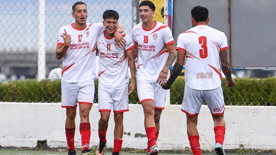 Jeremías Levicoy festeja el 1-0. Foto: Mariano Di Giusto/Jornada.