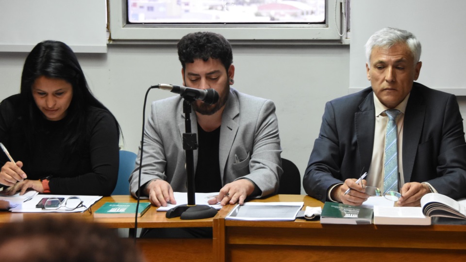 Desde la izquierda, los defensores Olavarría, Sepúlveda y Gómez. 