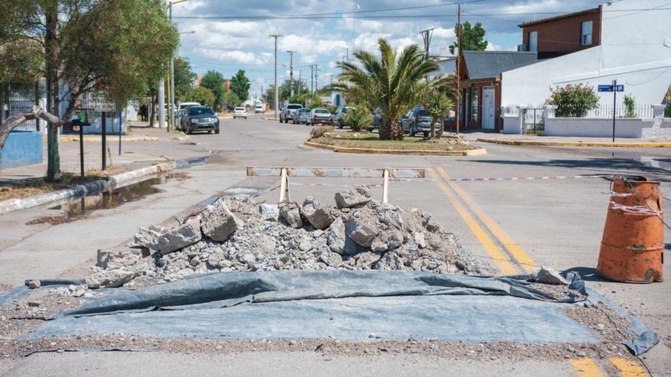 Los trabajos se desarrollan en la avenida Juan Manuel de Rosas.