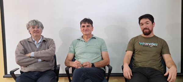 Los docentes investigadores de la Facultad de Ingeniería Alberto Blasetti, Ricardo Das Neves Guerreiro y Brian Toledo.
