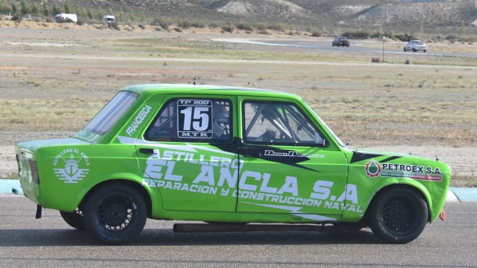 El rawsense Daniel Nogales llega segundo y con ilusiones de destronar a Walter Jones en el Turismo Pista 1.100.