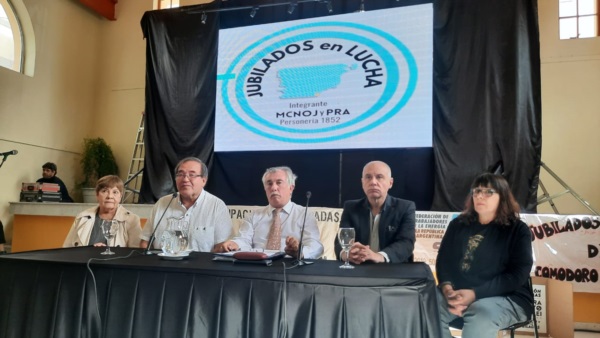 La agrupación "Jubilados en Lucha" presentaron la declaración.