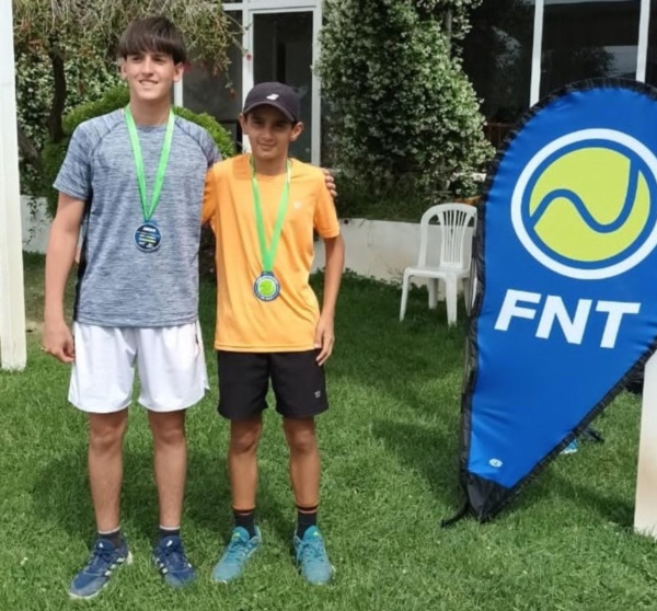 Joaquín Vulcano (Tw)  y Benicio Roggero (NQN), campeones del doble Sub 14.