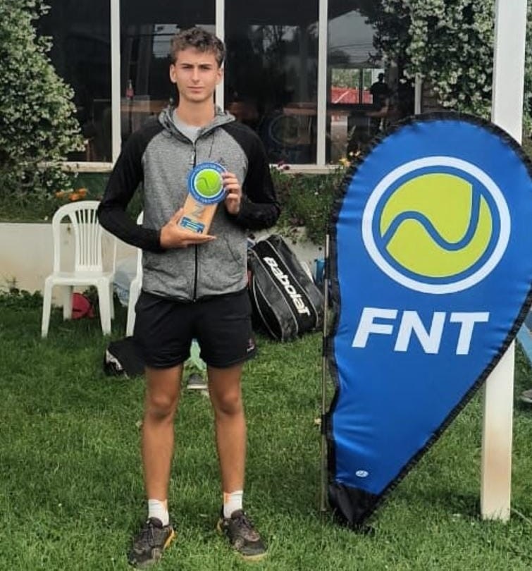 Thiago Pavón, finalista en el single de Sub 16.