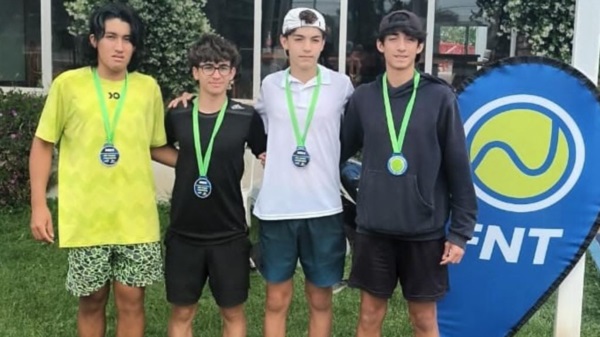 Los Finalistas del doble Sub 16: Fernando Inostroza( RN)-Joaquín Toledano(Tw) y Juan Paolini (RN)-Lorenzo March (Tw).