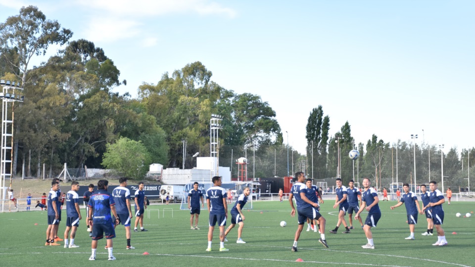 Sarmiento eligió el predio del "Globo" para entrenarse en la región. Foto: Sergio Esparza.