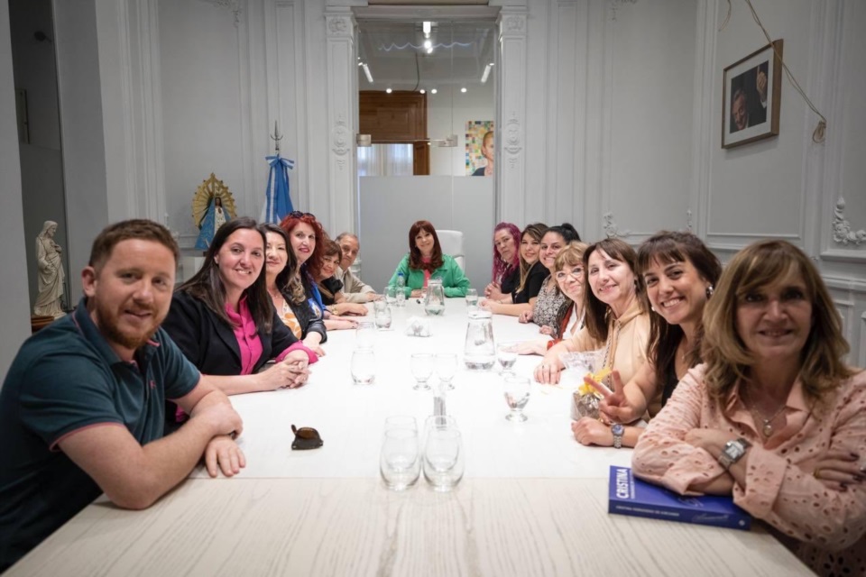 Todas y ellos dos.