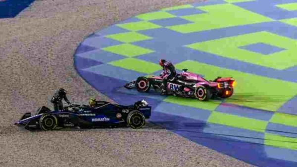 El piloto argentino masticó bronca y lamentó no poder culminar la carrera luego de ser chocado en la primera curva, en la penúltima carrera del año. 