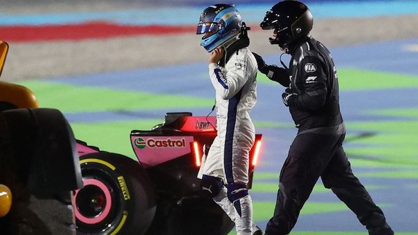 “Fue un desastre, me llevaron puesto”: la frustración de Colapinto tras el choque que lo hizo abandonar en el GP de Qatar.