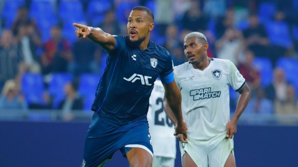 Salomón Rondón anotó el tercer gol. Lleva 6 con Pachuca.