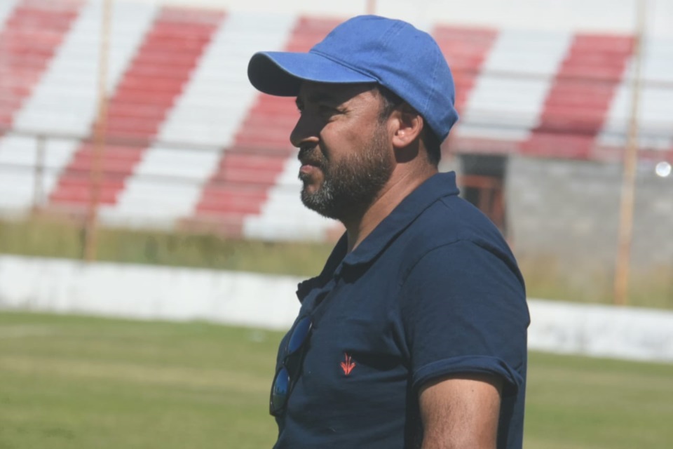 Cristian Heras, el director técnico del Alianza Fontana Oeste. (Foto: Sergio Esparza/Jornada).
