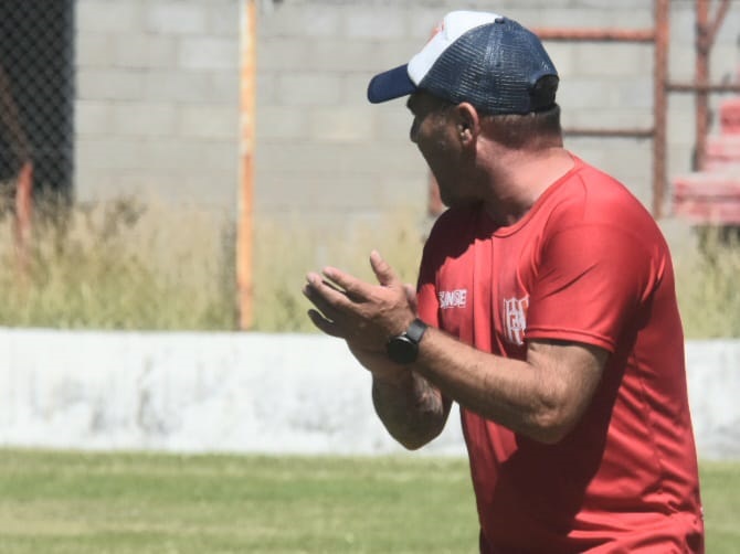 Andrés Price, entrenador de Racing Club. (Foto: Sergio Esparza/Jornada).
