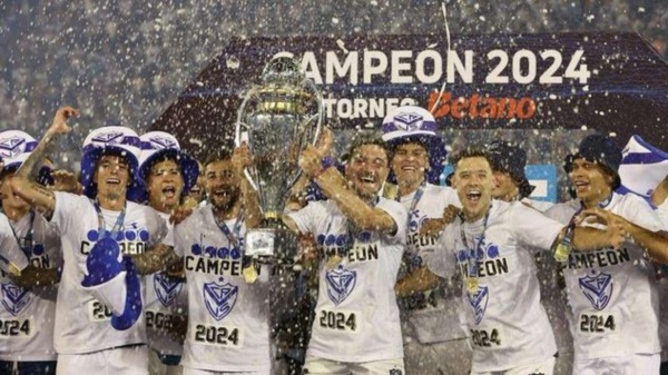 ¡Liderado por Gustavo Quinteros! Vélez Sarsfield se corona campeón de la Liga Profesional.