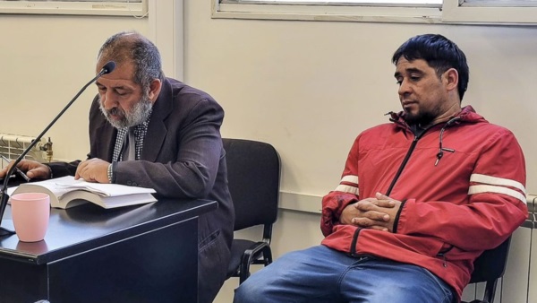 El defensor Abdón Manyauix junto a Jesús Ralinqueo. Pidió 8 años. 