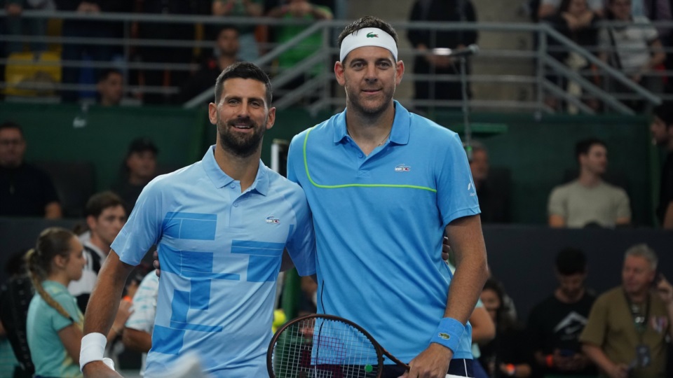 Impresionante y emotiva despedida de Del Potro. Djokovic, la humildad de un gigante (no paró de aplaudir durante minutos a Delpo).