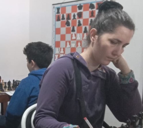 Cristina Miloro, segunda con 3 puntos, pero una partida pendiente.
