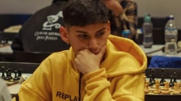 Nazareno Flores, tiene 3 puntos y medio.