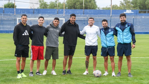 De izquierda a derecha: Agustín Tapia González, Lucas Necul, Alejo Antilef, Jorge Velázquez, Mauro Fernández, Martín Rolle y Ezequiel González. Foto: Mariano Di Giusto/Jornada Medios.