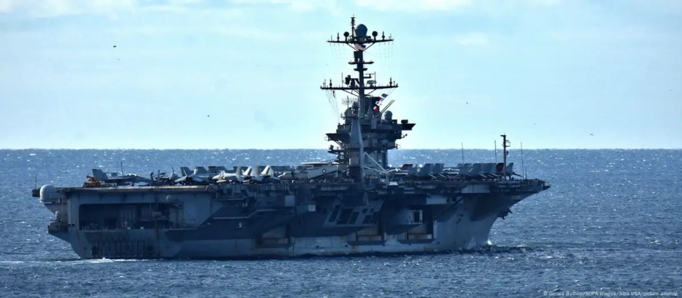 El portaaviones USS Harry S. Truman, del que acababa de despegar el F18 siniestrado, en una imagen de archivo.