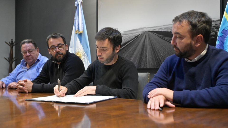 Torres dijo que la obra "garantizará el acceso al agua por los próximos 20 años".
