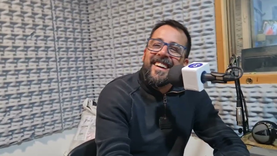 Taccetta en Radio Nacional, a pura sonrisa.