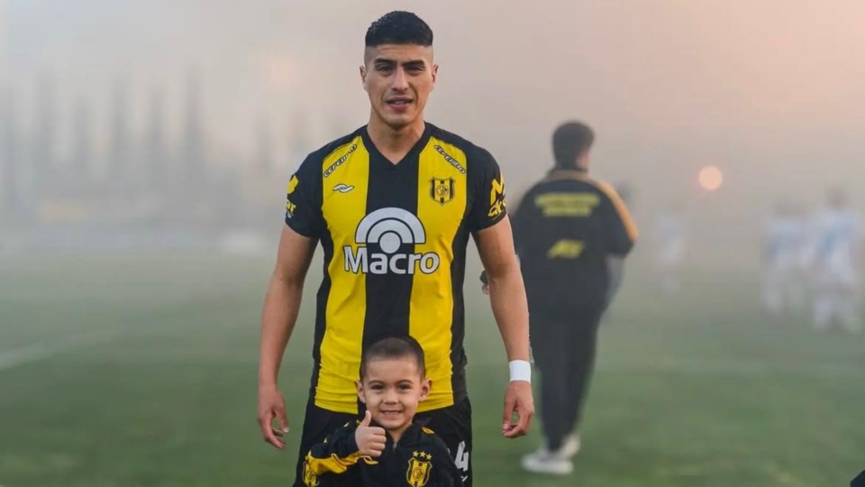 Mauro "Mocha" Peinipil vuelve a jugar en la Liga Profesional de Fútbol. (Foto: Prensa Madryn).