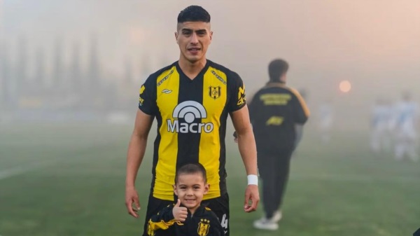 Mauro "Mocha" Peinipil vuelve a jugar en la Liga Profesional de Fútbol. (Foto: Prensa Madryn).