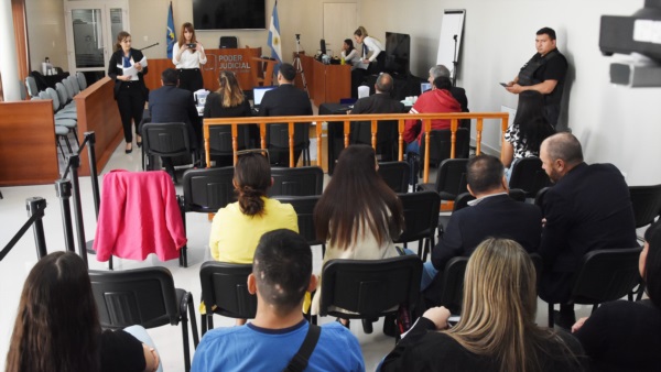 Tras conformarse el Jurado, comenzó el juicio.