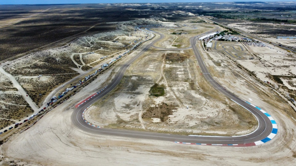 La vista aérea del autódromo Mar y Valle en la mañana de hoy. (Foto: Daniel Feldman/Jornada).