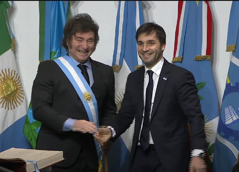 Pacto de Mayo (en julio). El único contacto con Milei.