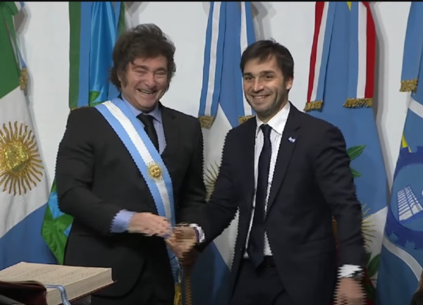 Pacto de Mayo (en julio). El único contacto con Milei.