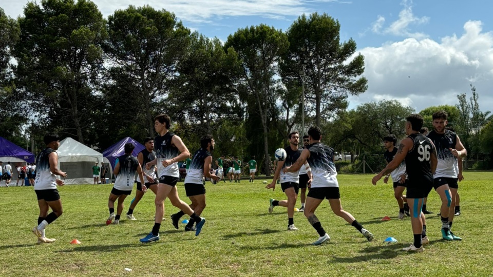 Entrada en calor previa al partido con UROBA.