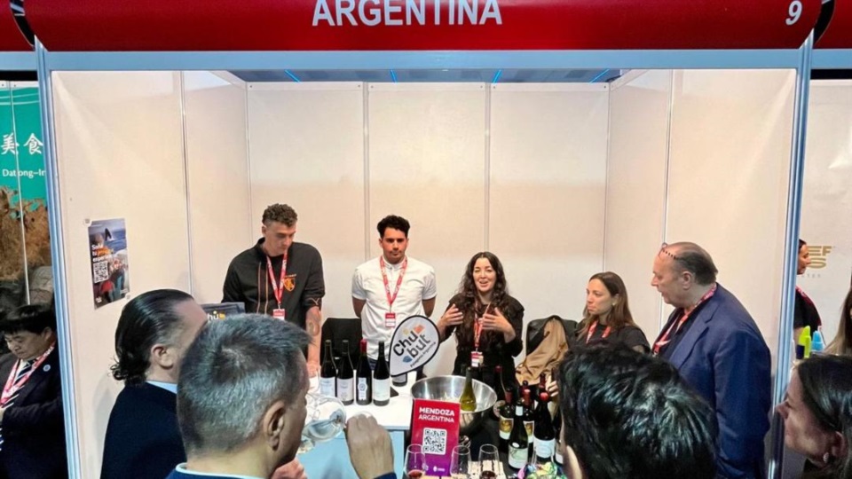 La delegación estuvo integrada por el chef Juan Pablo López y la sommelier Macarena Reynoso con 8 bodegas.