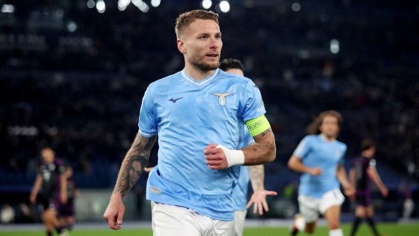 Ciro Inmobile le dio la victoria a Lazio. Otro duro golpe para el Bayern.