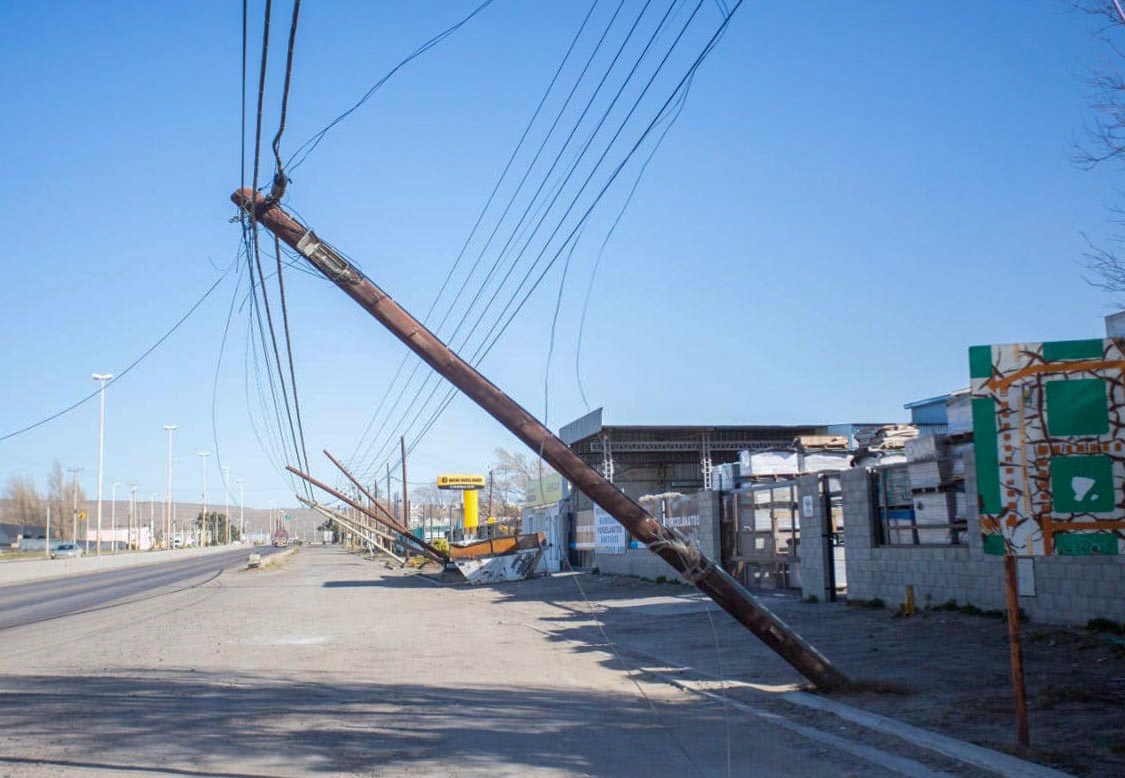 Una imagen de Comodoro Rivadavia tras el temporal de viento de agosto del año pasado. (Foto: Martín Levicoy / Jornada)