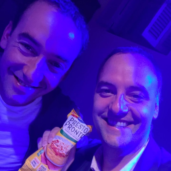 Francisco (izquierda) y el vocero Manuel, neo empleados del Estado muy risueños en Instagram.