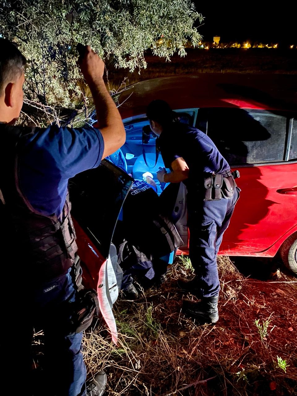 Un comerciante de Chubut frustró un robo comando en su casa: los persiguió y dejaron dos autos abandonados