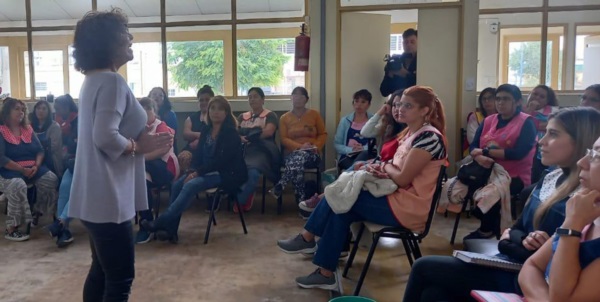 Mabel Villanueva, directora del área de Atención de Personas en situación de Discapacidad, brindó el curso.