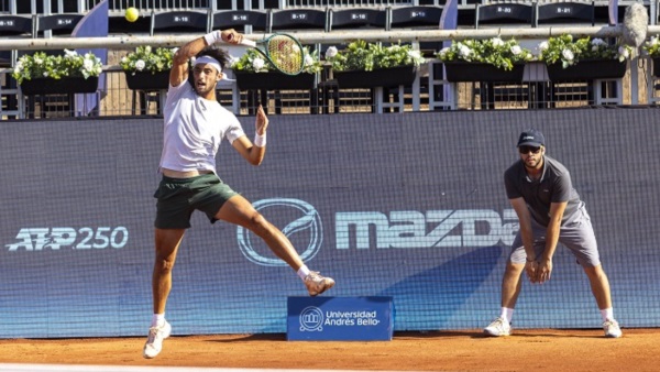 Tirante se quedó con el duelo entre ex número 1 en Juniors.