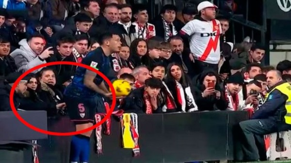 Ocampos fue víctima de una provocación en pleno partido ante el Rayo Vallecano.