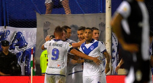 Vélez sumó su primera victoria para salir del anteúltimo puesto en la tabla de los promedios.